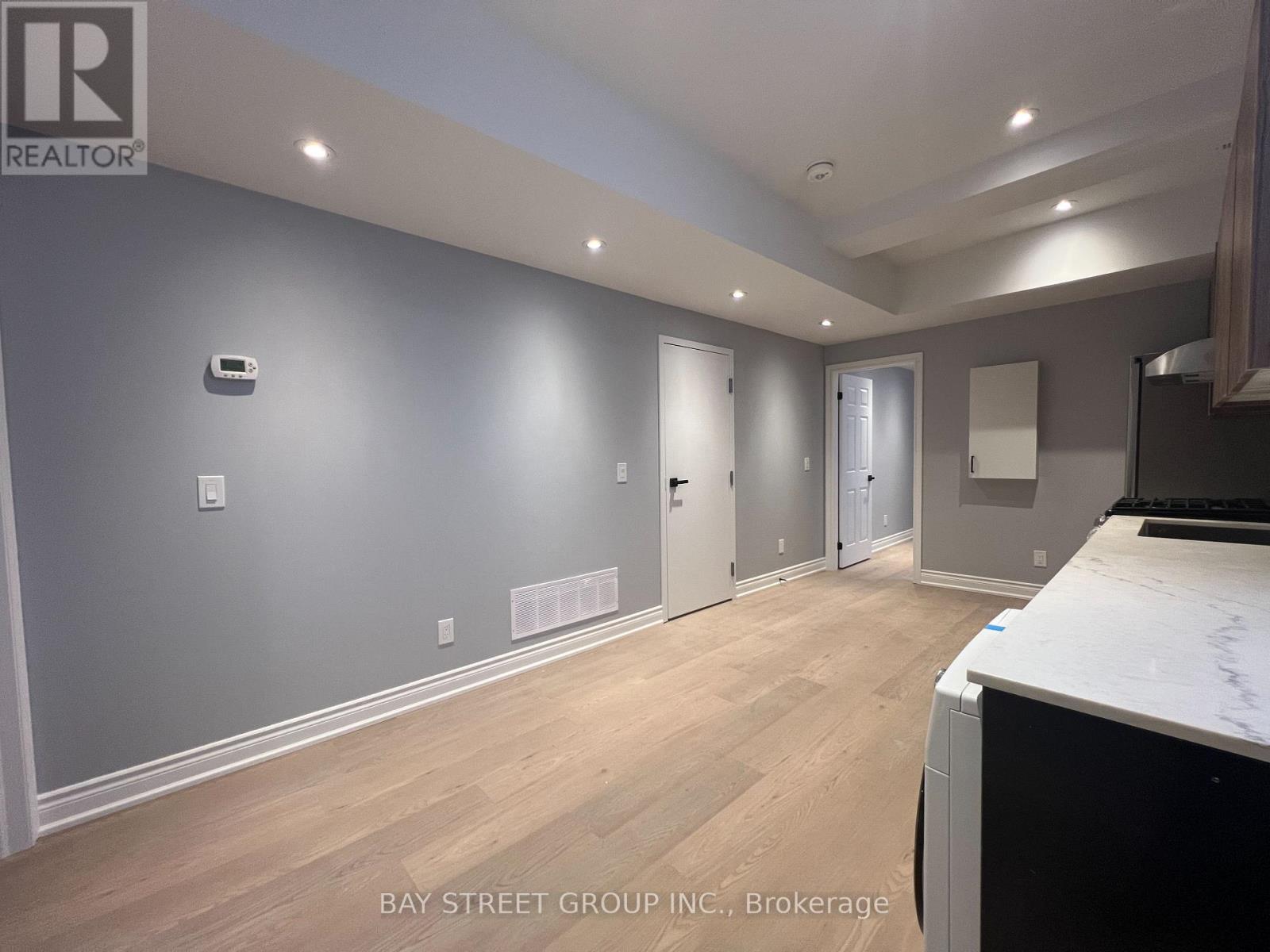 203 - 2386 Lake Shore Boulevard W, Toronto, Ontario  M8V 1C3 - Photo 7 - W12654856