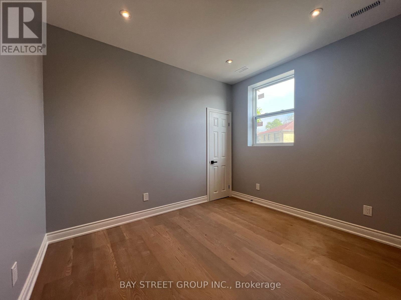 202 - 2386 Lake Shore Boulevard W, Toronto, Ontario  M8V 1C3 - Photo 2 - W12654858