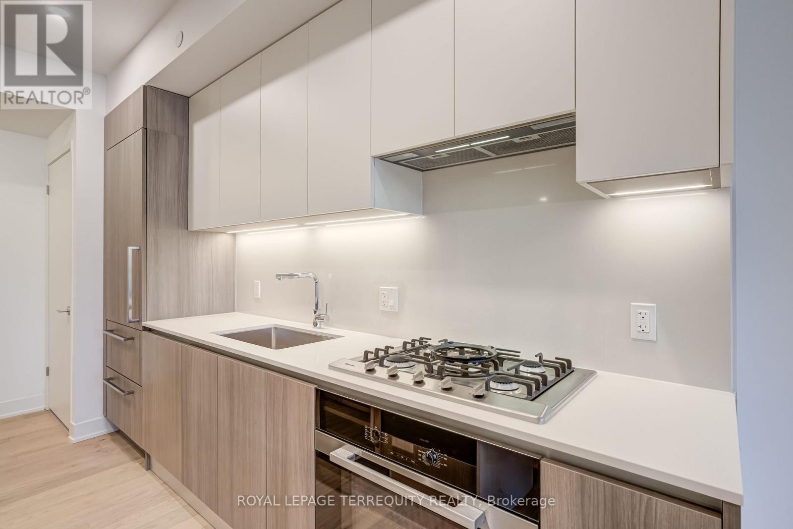 301 - 200 Keewatin Avenue, Toronto, Ontario  M4P 0G4 - Photo 4 - C12654872