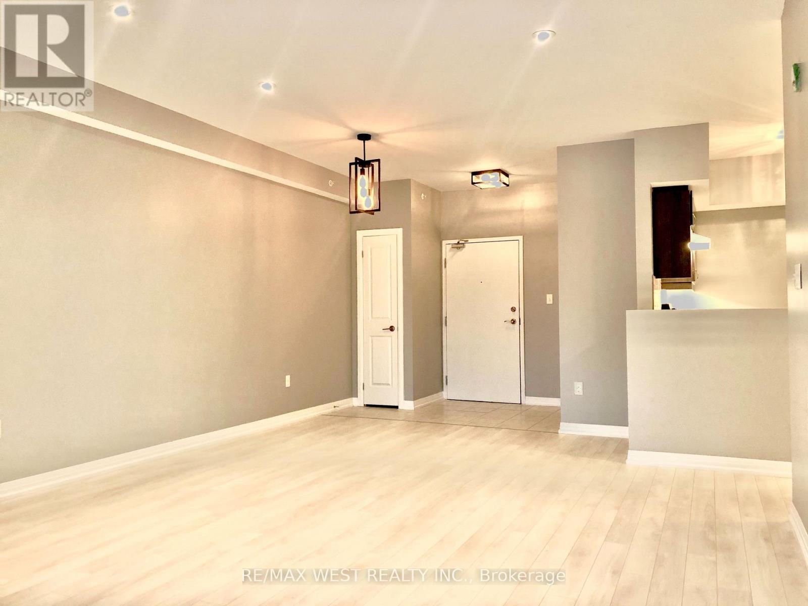 305 - 304 Essa Drive, Barrie (Ardagh), Ontario  L4N 9C5 - Photo 4 - S12654870