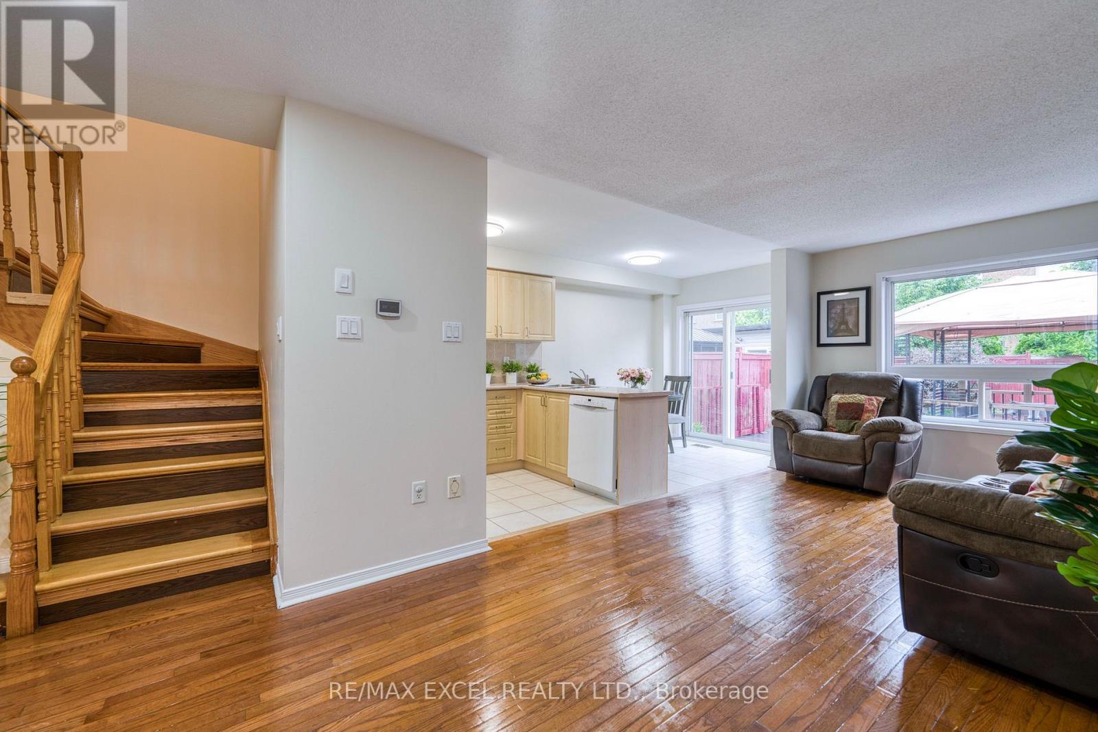 5909 Churchill Meadows Boulevard, Mississauga, Ontario  L5M 6Y2 - Photo 2 - W12654884
