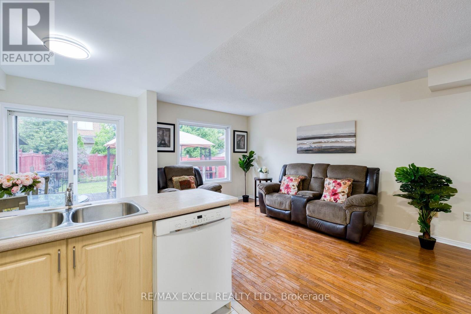 5909 Churchill Meadows Boulevard, Mississauga, Ontario  L5M 6Y2 - Photo 4 - W12654884