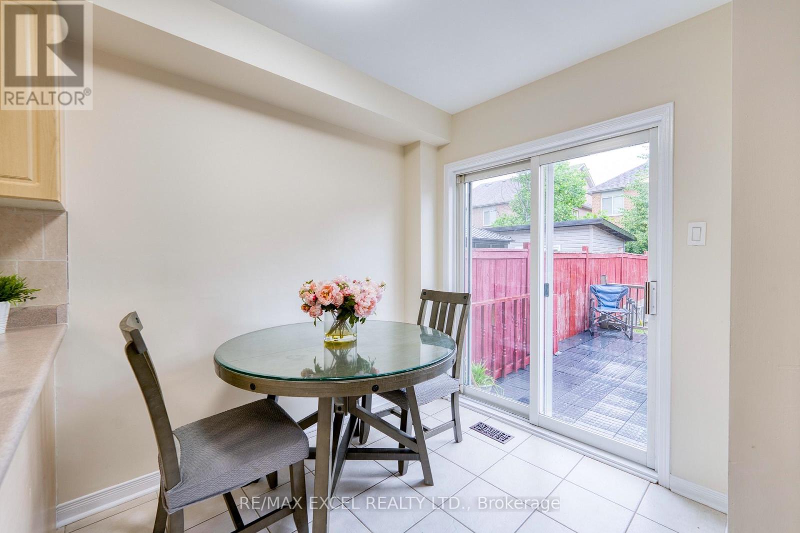 5909 Churchill Meadows Boulevard, Mississauga, Ontario  L5M 6Y2 - Photo 9 - W12654884