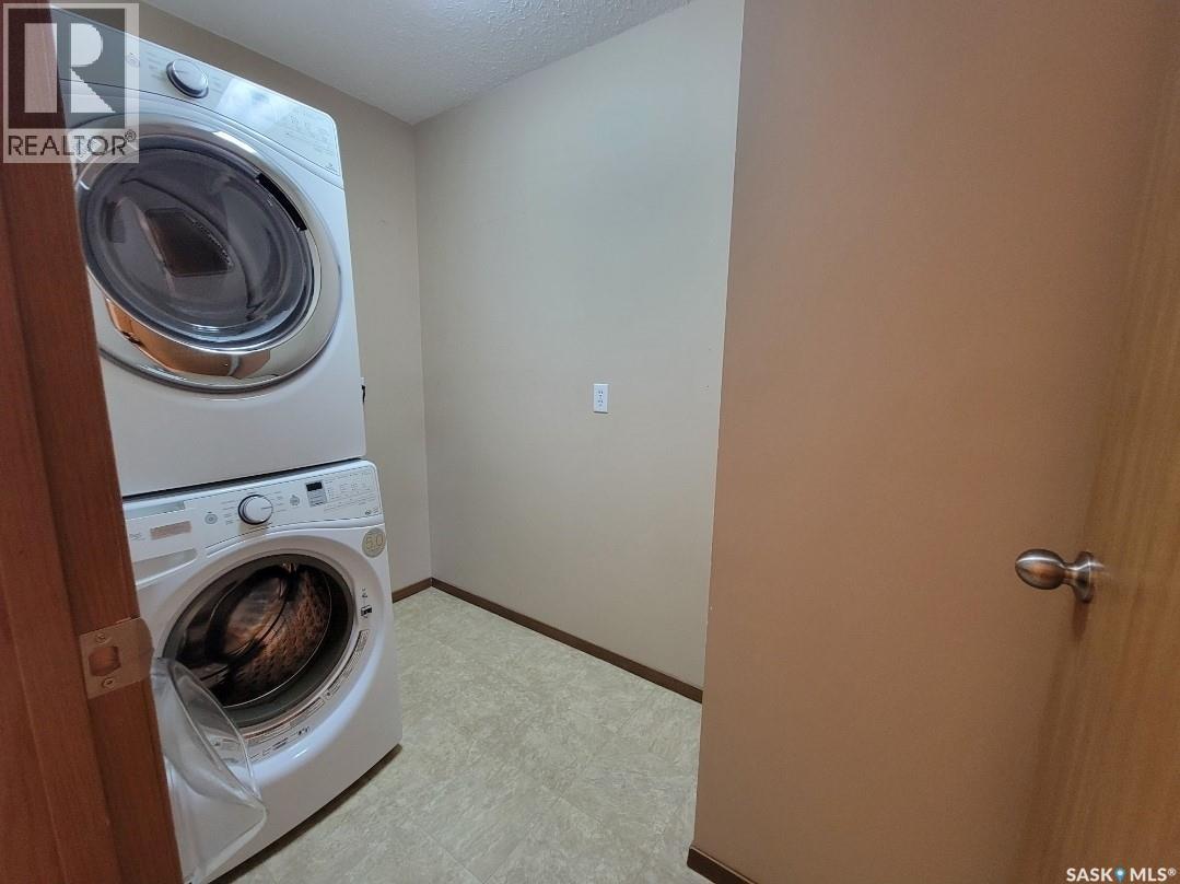 N 5040 Mirror Drive, Macklin, Saskatchewan  S0L 2C0 - Photo 10 - SK025988