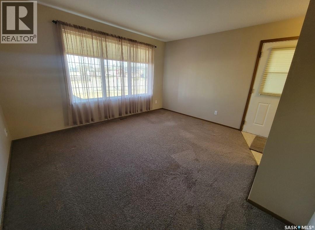 N 5040 Mirror Drive, Macklin, Saskatchewan  S0L 2C0 - Photo 11 - SK025988