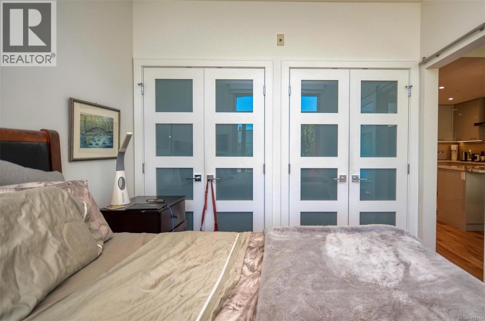 203 916 Lyall St, Esquimalt, British Columbia  V9A 5E6 - Photo 8 - 1022314