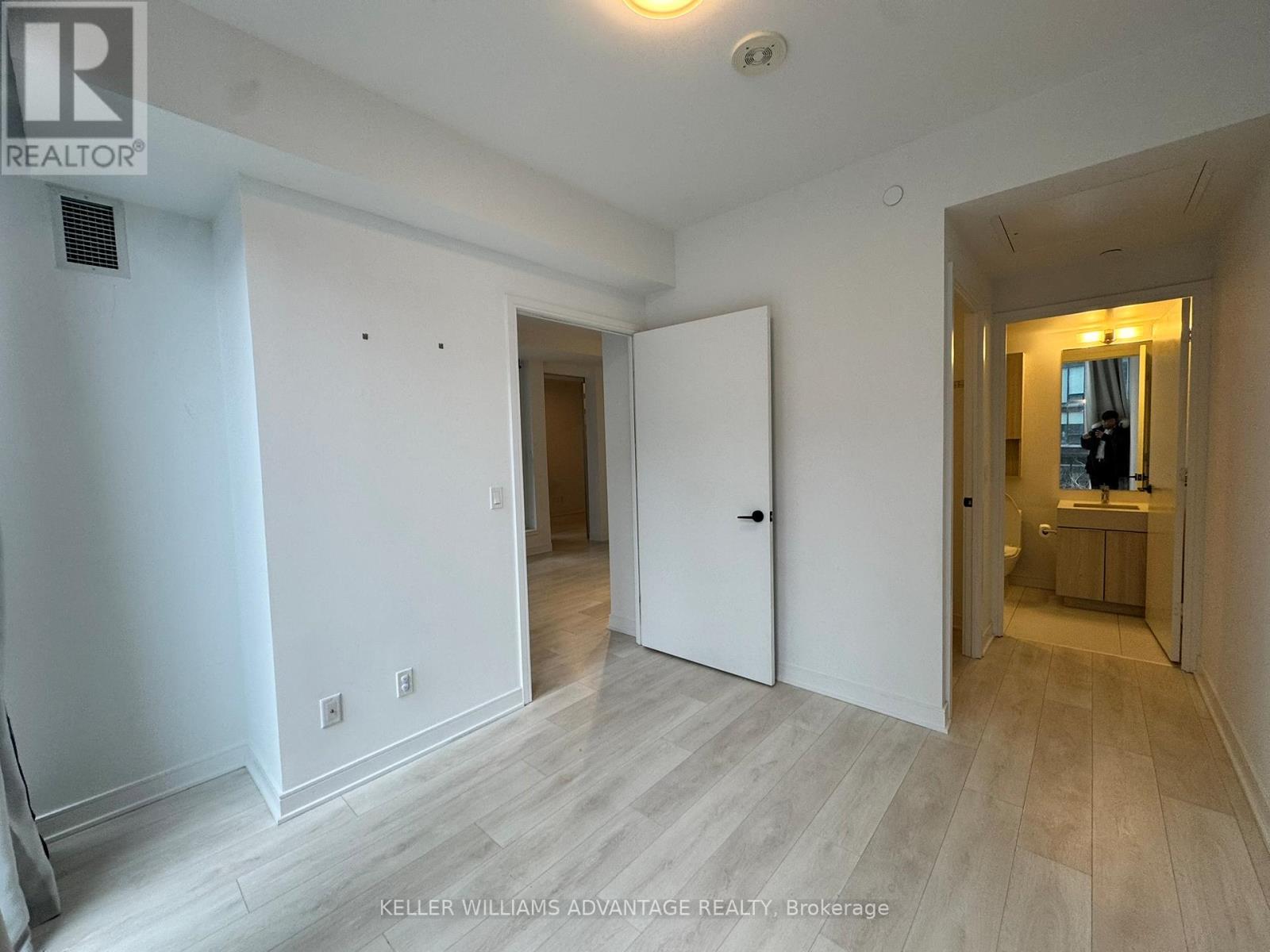 35 Rolling Mills Rd Road, Toronto, Ontario  M5A 0V6 - Photo 13 - C12654888