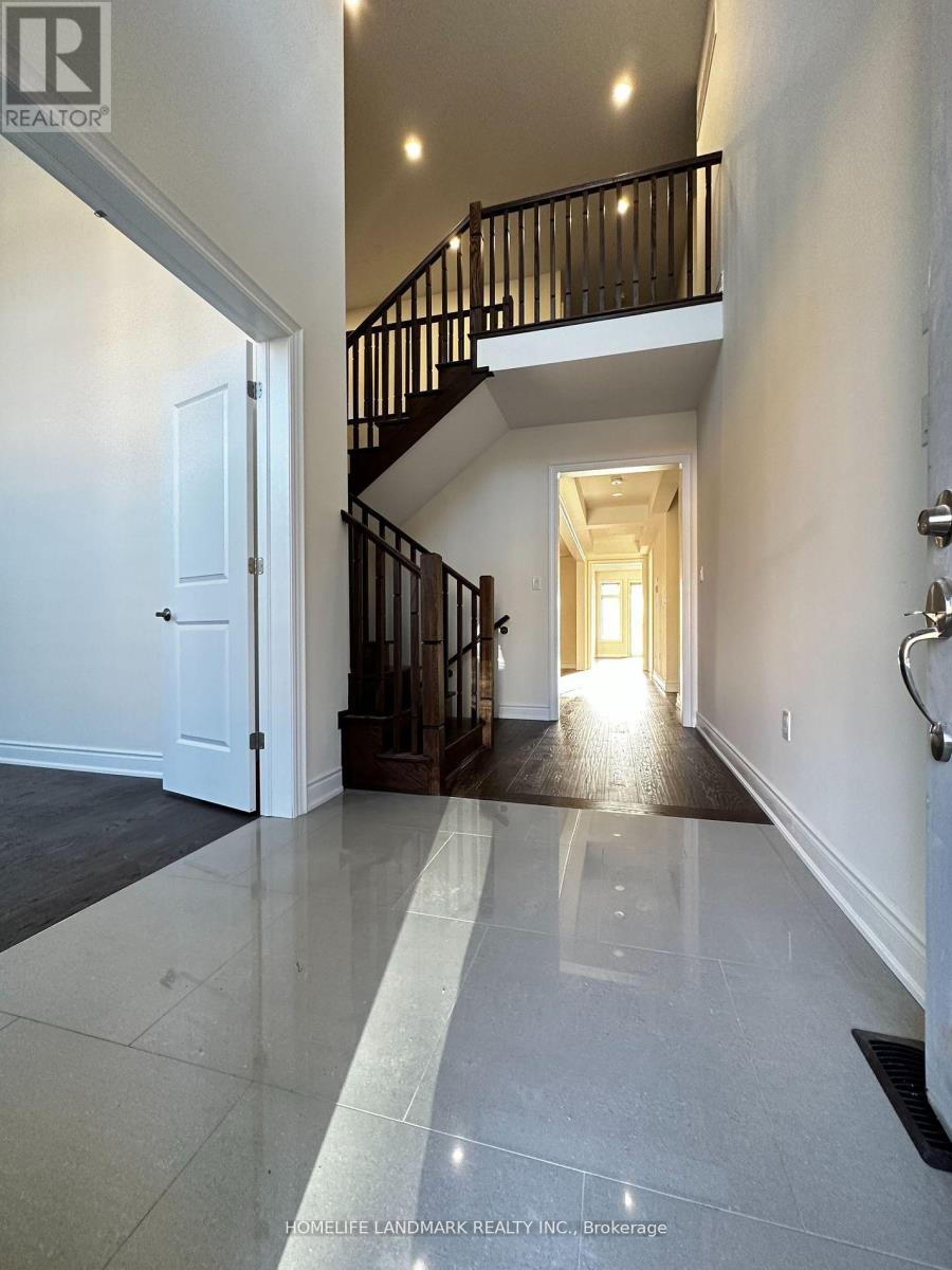 36 Upbound Court, East Gwillimbury, Ontario  L9N 0W5 - Photo 4 - N12654900