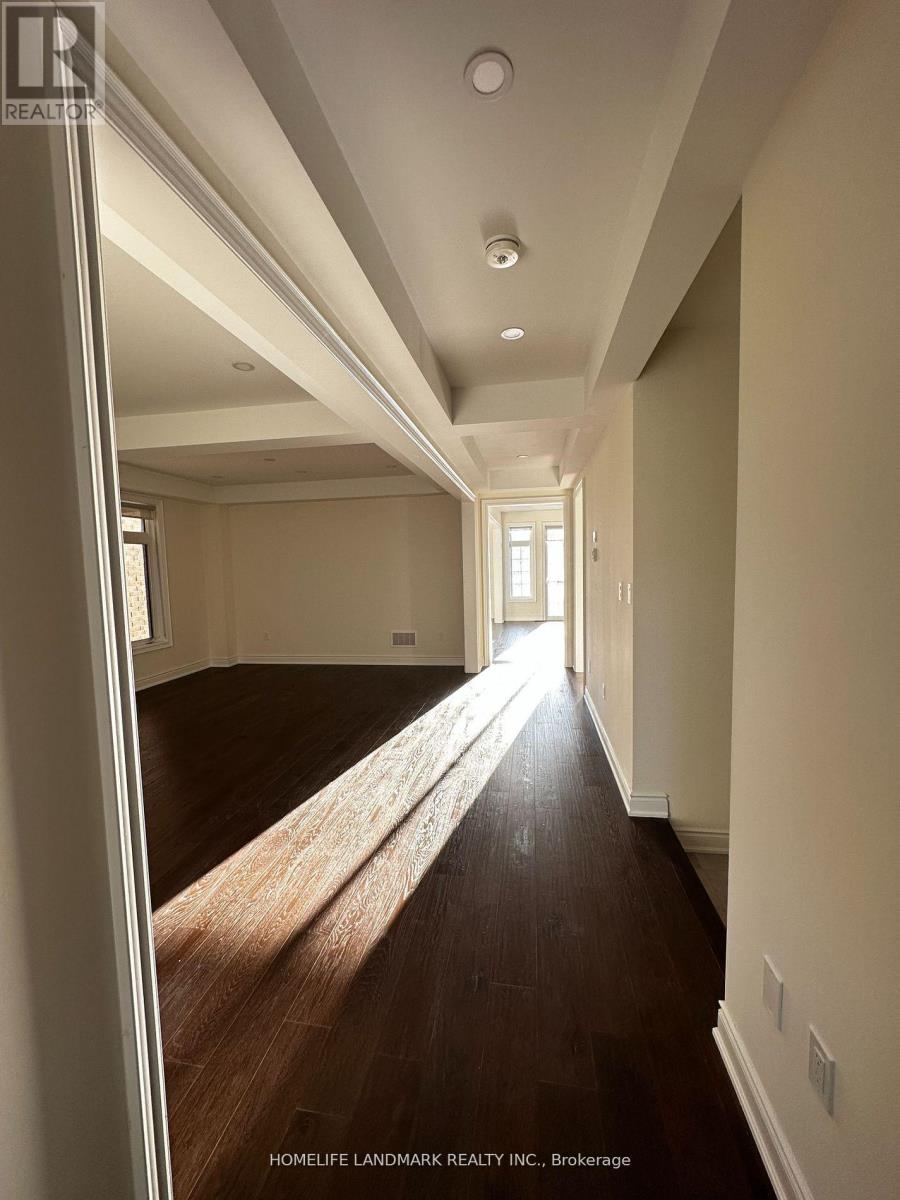 36 Upbound Court, East Gwillimbury, Ontario  L9N 0W5 - Photo 5 - N12654900