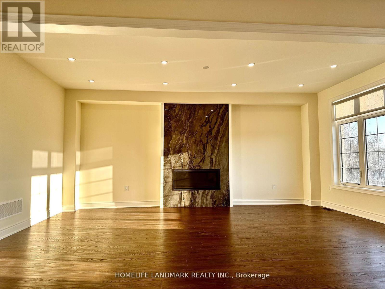 36 Upbound Court, East Gwillimbury, Ontario  L9N 0W5 - Photo 8 - N12654900