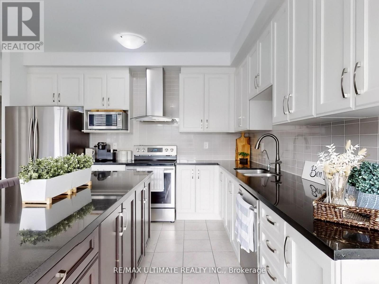 2029 Webster Boulevard, Innisfil, Ontario  L9S 0J8 - Photo 13 - N12654902