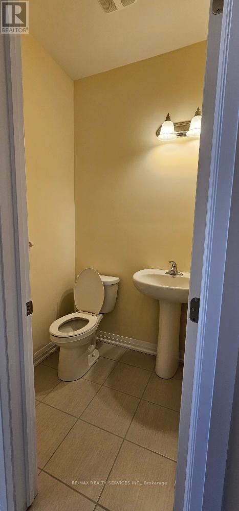 11 Revol Road, Penetanguishene, Ontario  L9M 0W8 - Photo 6 - S12654886