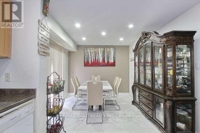 88 Ridgemore Crescent, Brampton, Ontario  L7A 2L5 - Photo 17 - W12654914