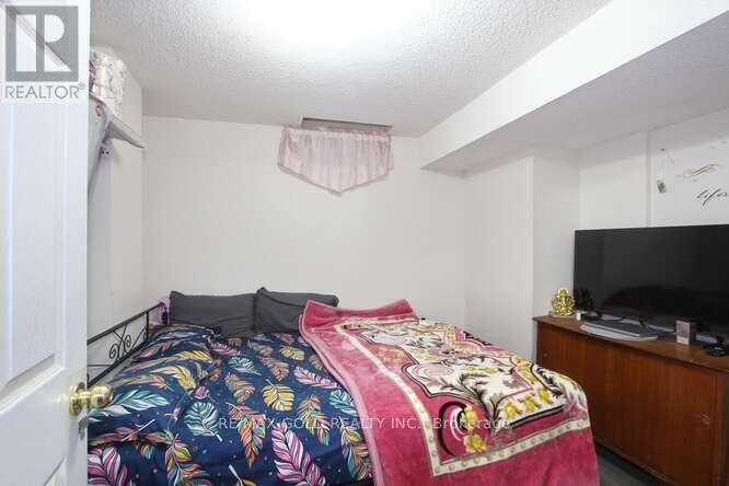 88 Ridgemore Crescent, Brampton, Ontario  L7A 2L5 - Photo 36 - W12654914