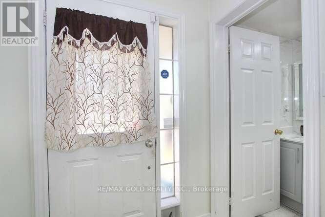 88 Ridgemore Crescent, Brampton, Ontario  L7A 2L5 - Photo 8 - W12654914