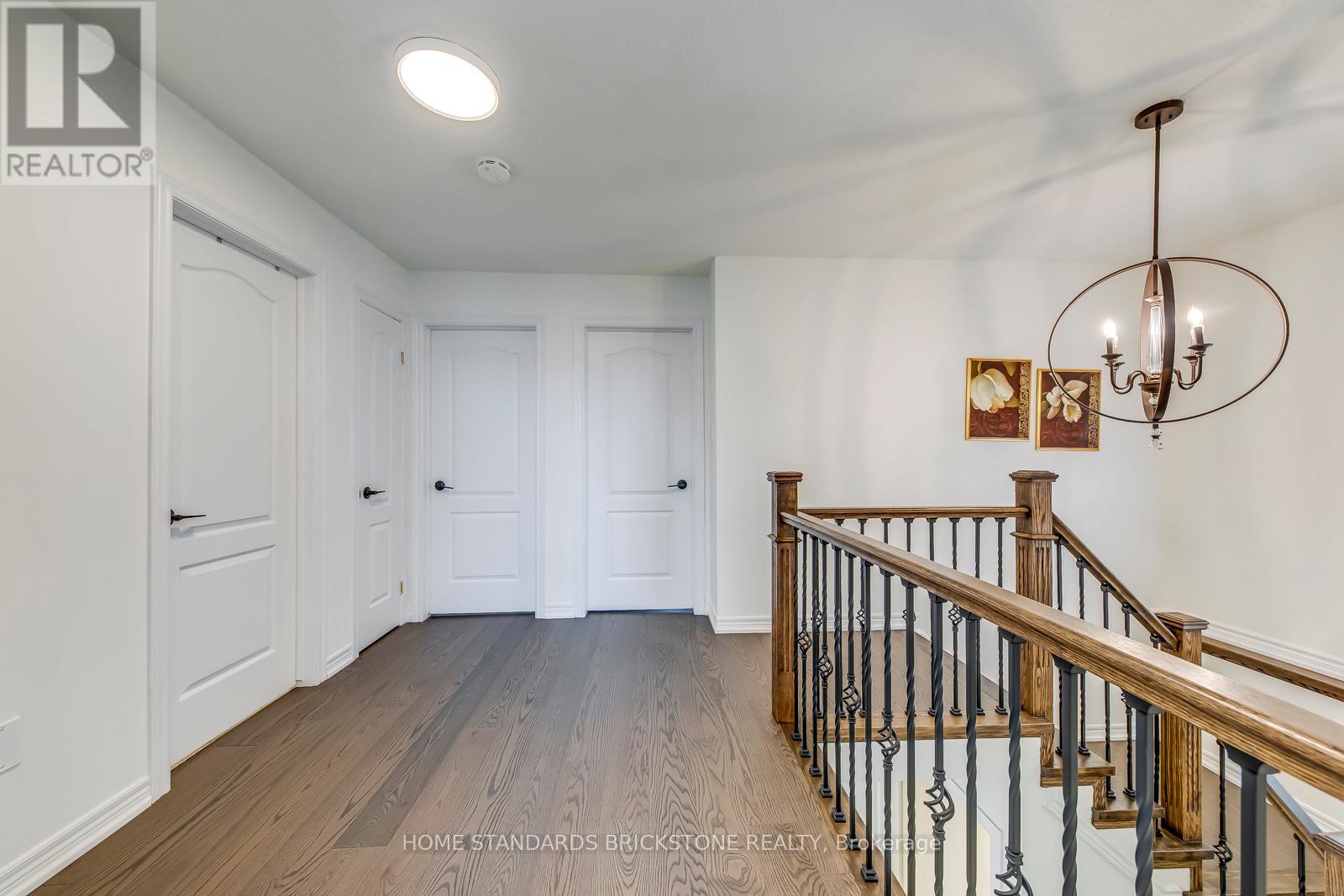 1296 Inglehart Drive, Burlington, Ontario  L7M 4Z4 - Photo 25 - W12654926