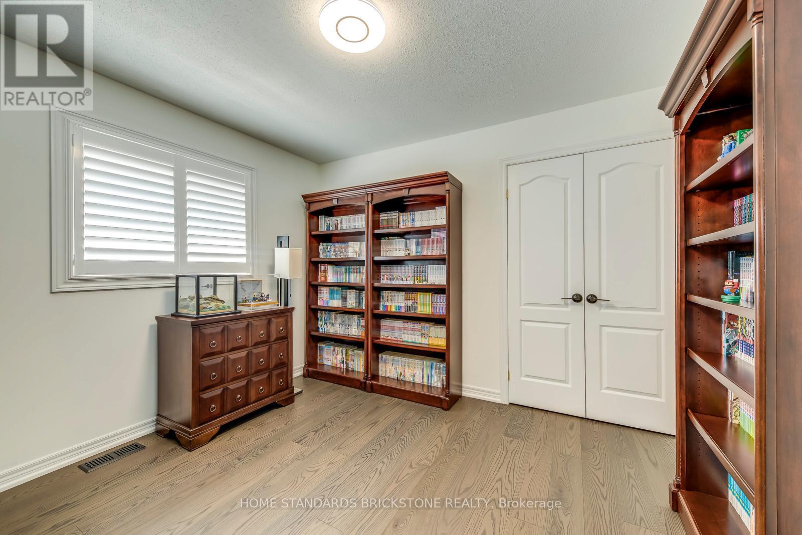 1296 Inglehart Drive, Burlington, Ontario  L7M 4Z4 - Photo 34 - W12654926