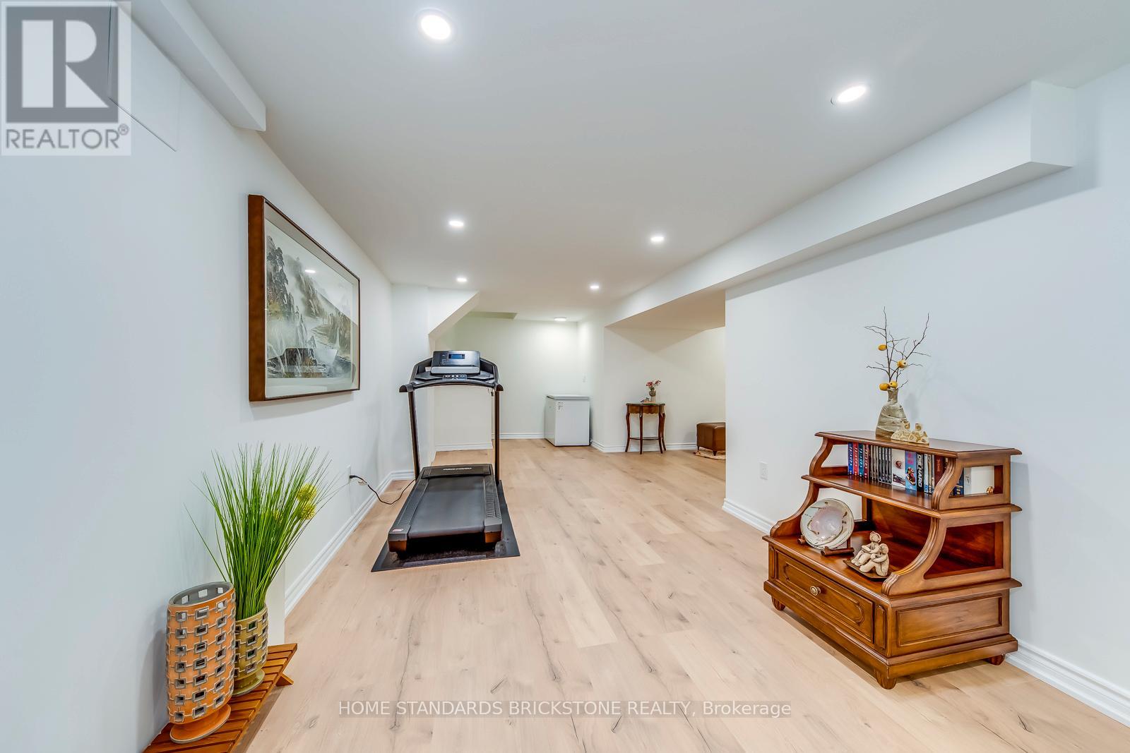 1296 Inglehart Drive, Burlington, Ontario  L7M 4Z4 - Photo 41 - W12654926