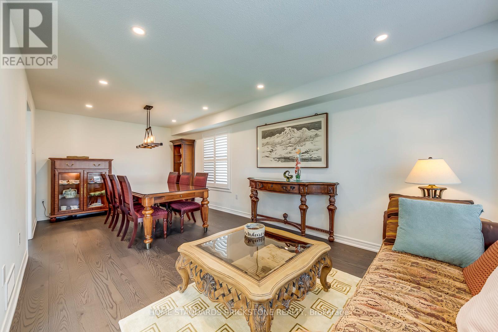 1296 Inglehart Drive, Burlington, Ontario  L7M 4Z4 - Photo 9 - W12654926