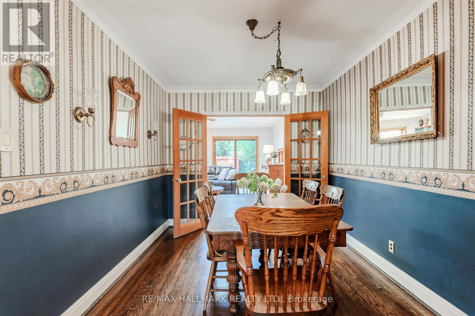 79 Parkhurst Boulevard, Toronto, Ontario  M4G 2E4 - Photo 13 - C12654936