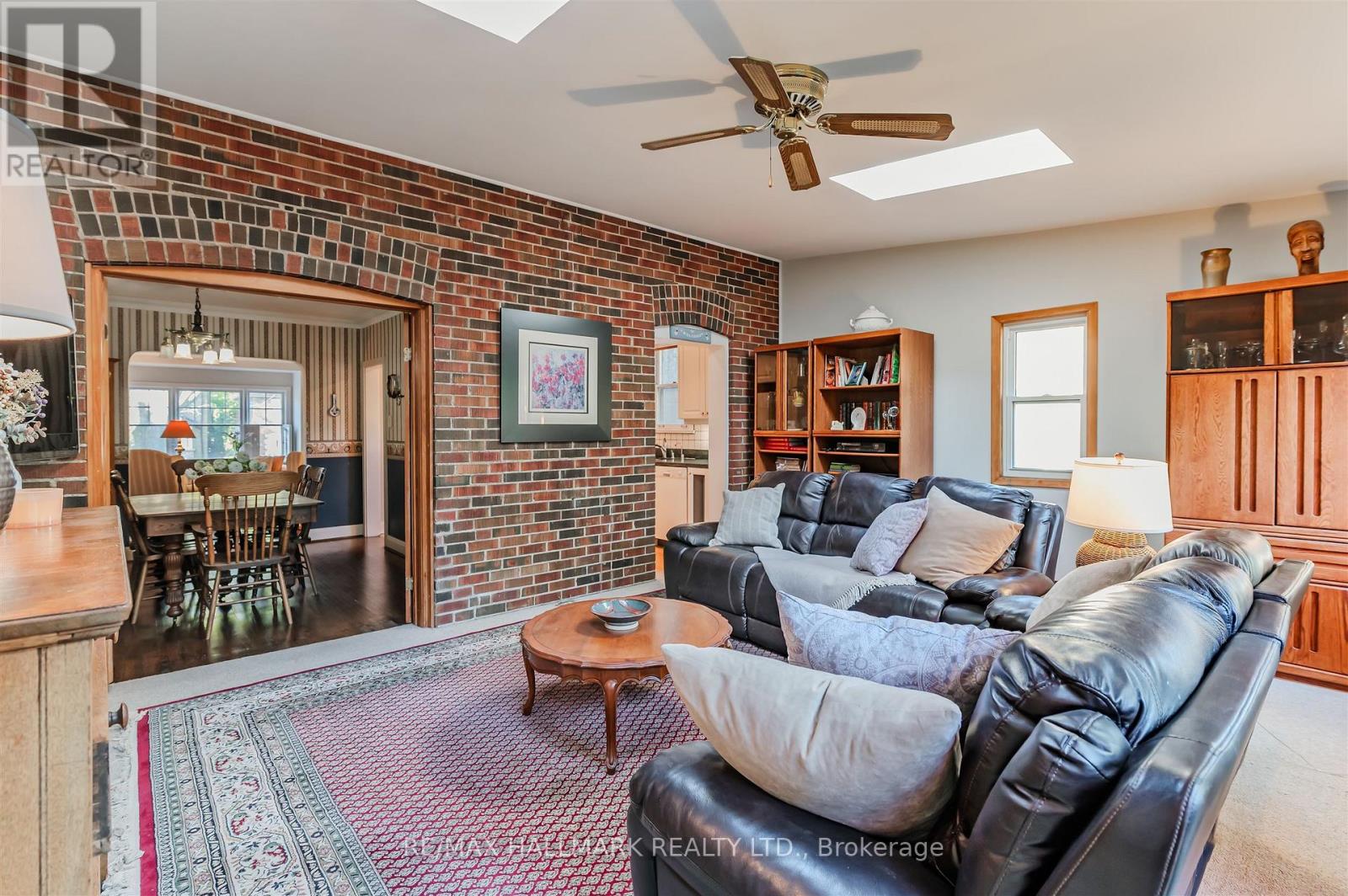 79 Parkhurst Boulevard, Toronto, Ontario  M4G 2E4 - Photo 21 - C12654936