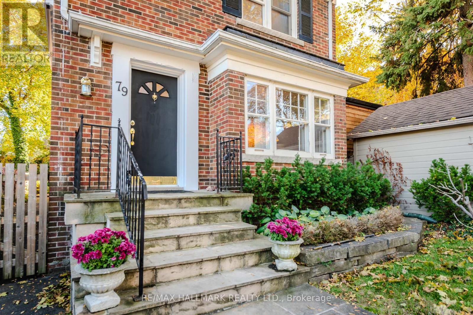 79 Parkhurst Boulevard, Toronto, Ontario  M4G 2E4 - Photo 4 - C12654936