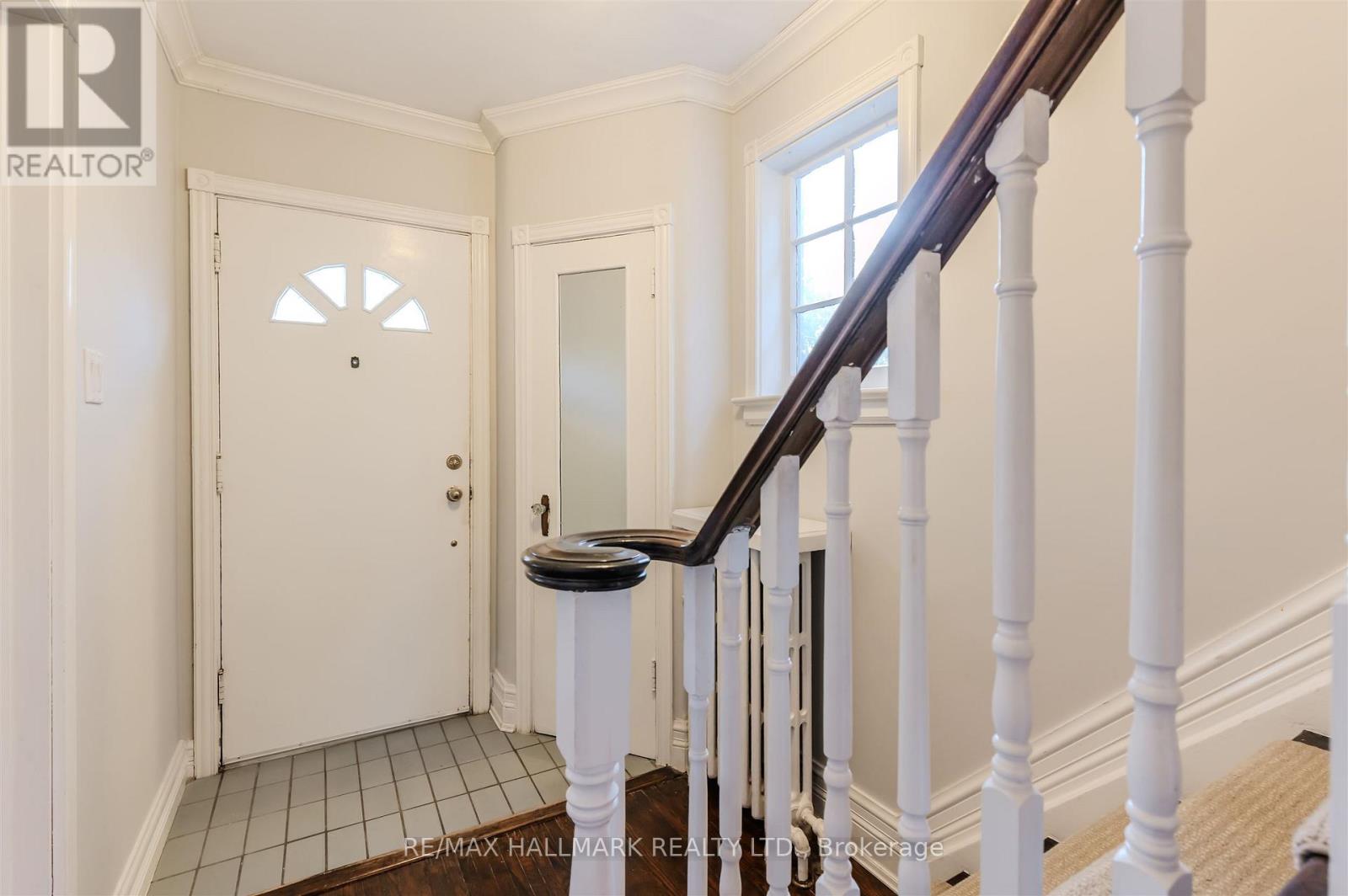 79 Parkhurst Boulevard, Toronto, Ontario  M4G 2E4 - Photo 6 - C12654936