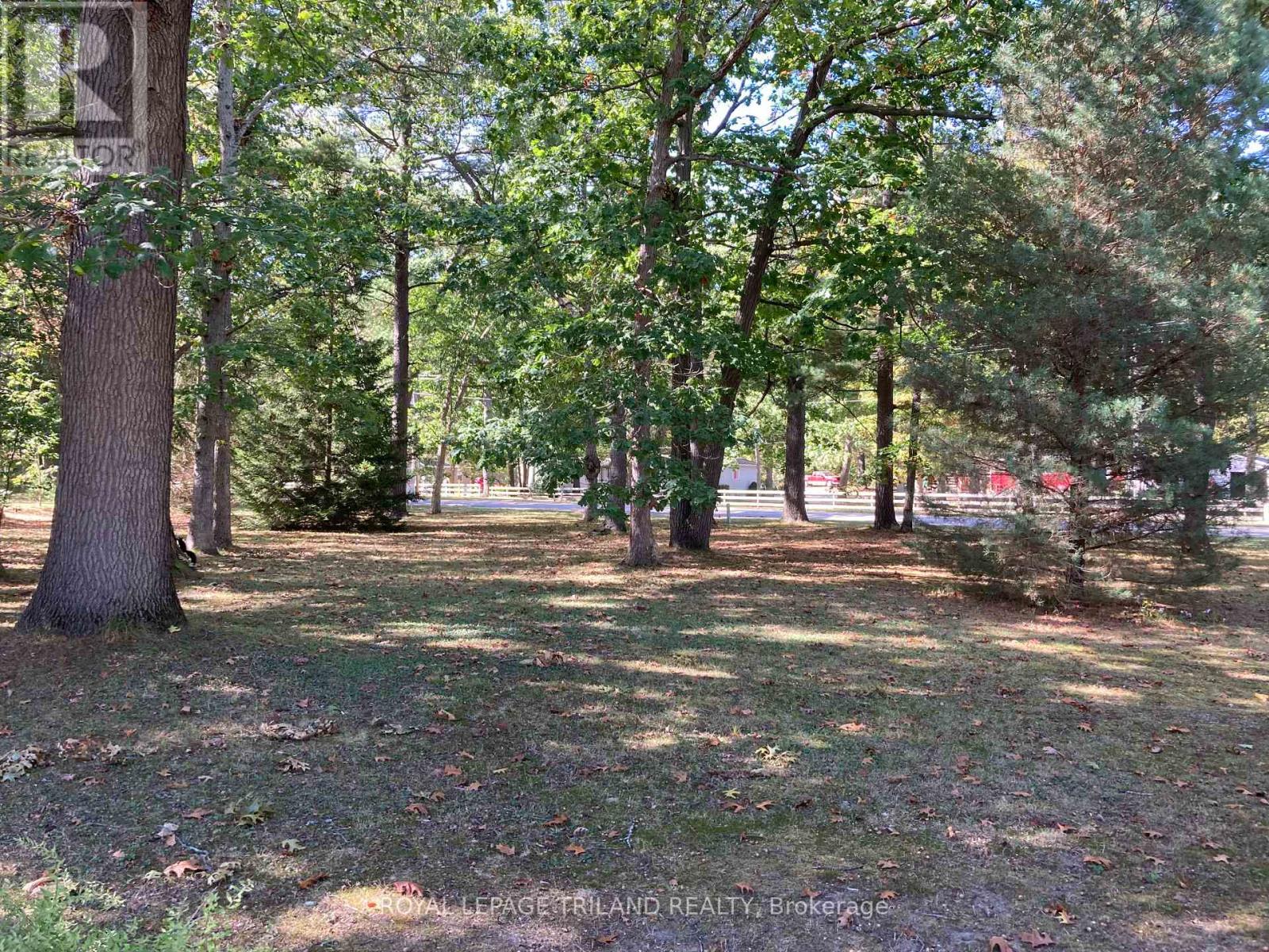 9909 Northville Crescent, Lambton Shores, Ontario  N0M 2N0 - Photo 27 - X12556264