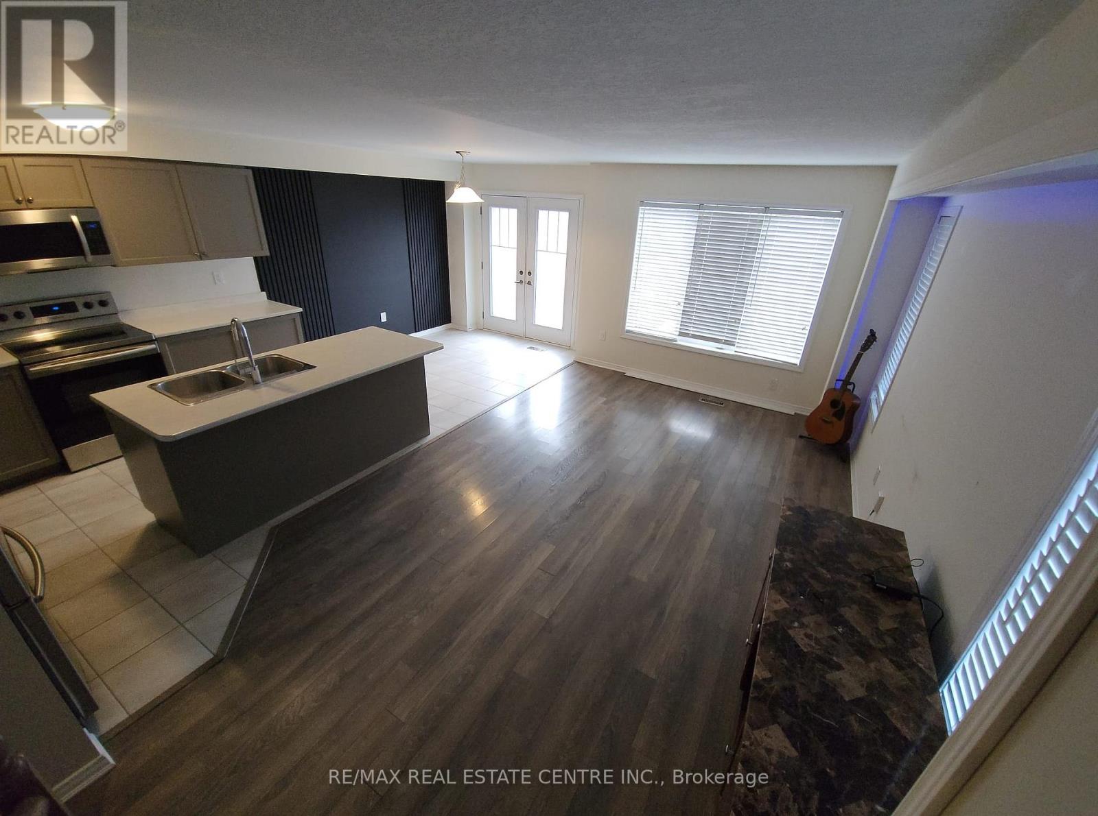 2 Utter Place, Hamilton, Ontario  L8J 0H7 - Photo 2 - X12654938