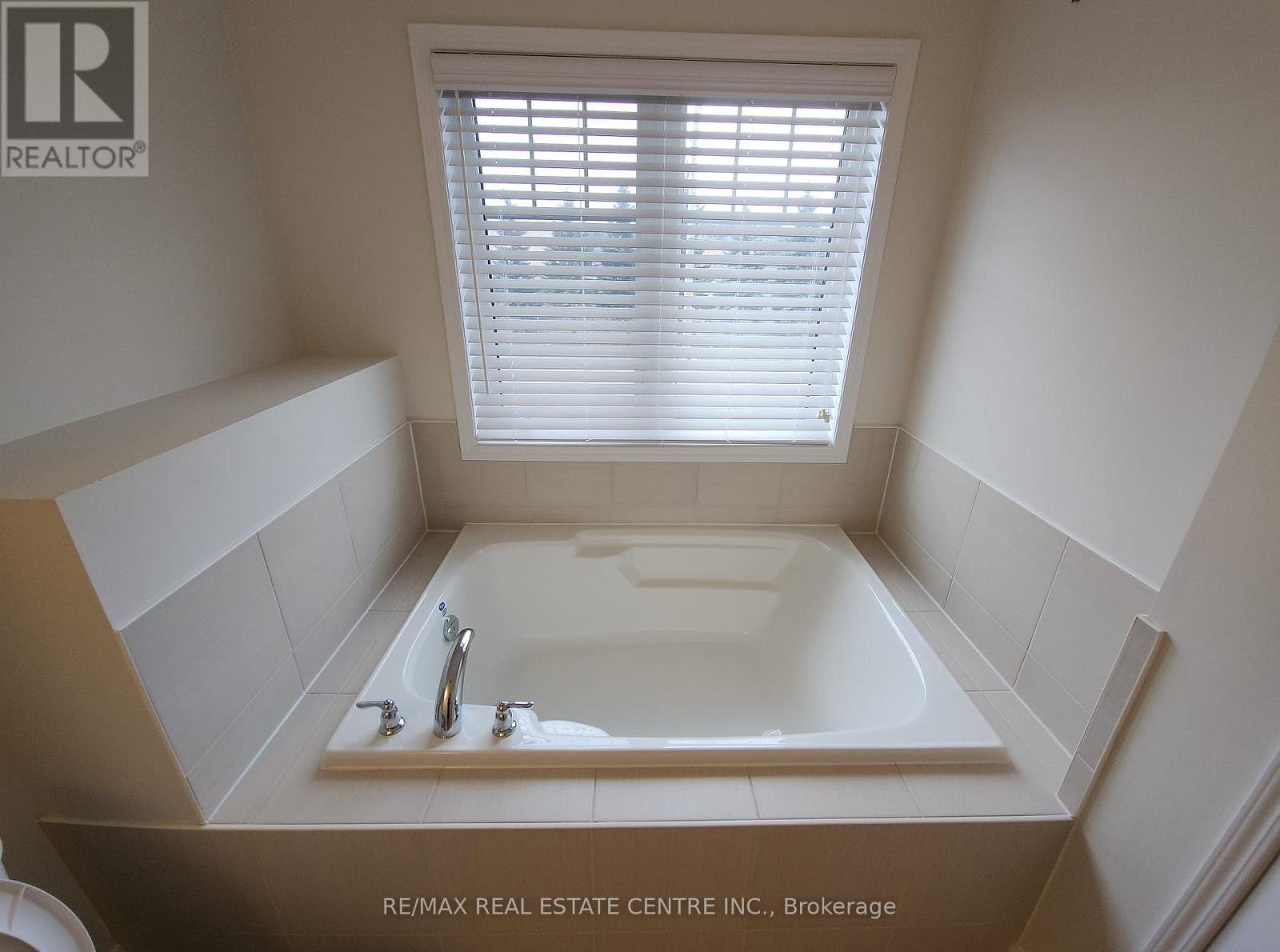 2 Utter Place, Hamilton, Ontario  L8J 0H7 - Photo 31 - X12654938