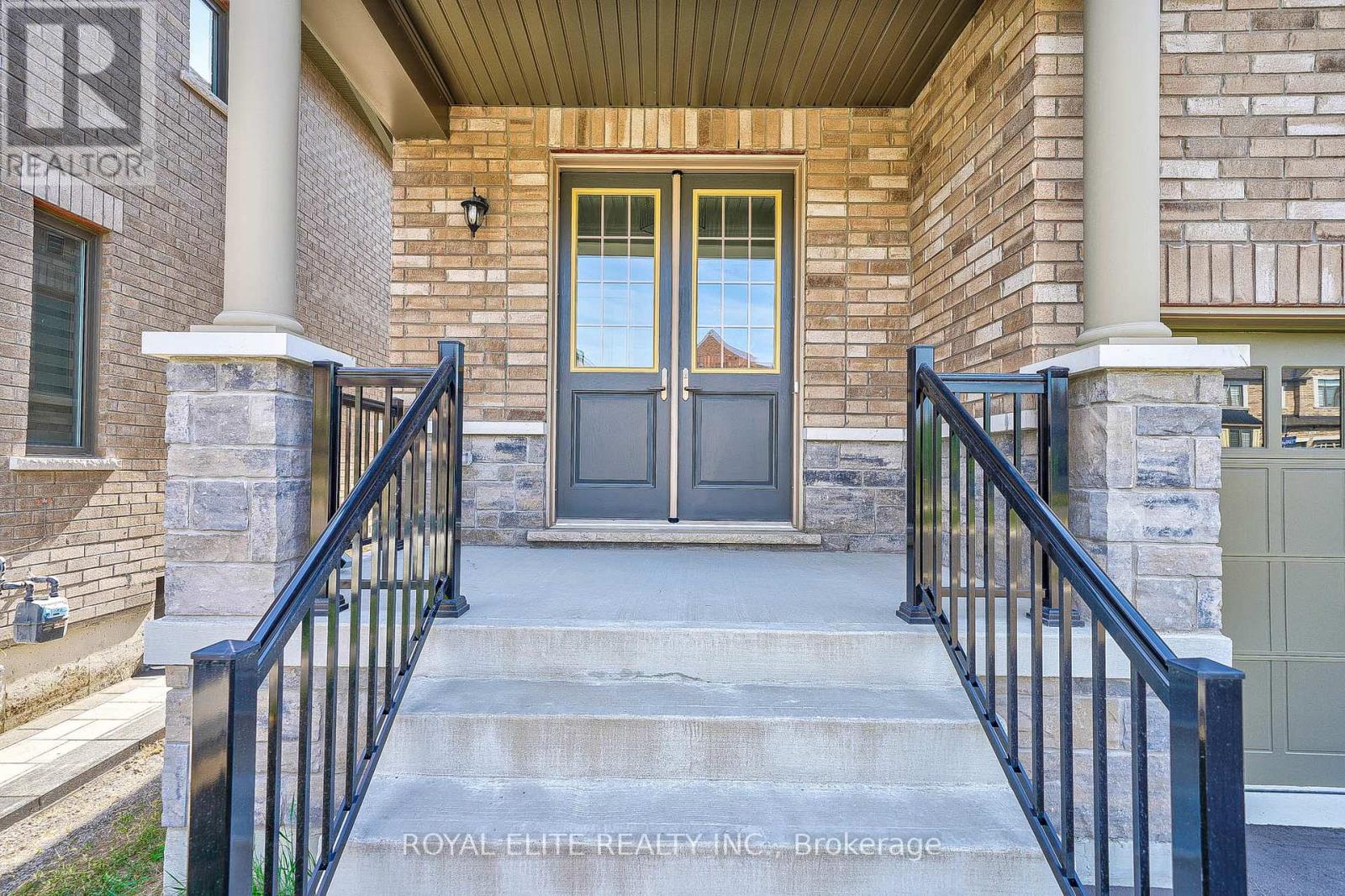 10 Capstan Court, Whitby, Ontario  L1P 0K5 - Photo 2 - E12654972