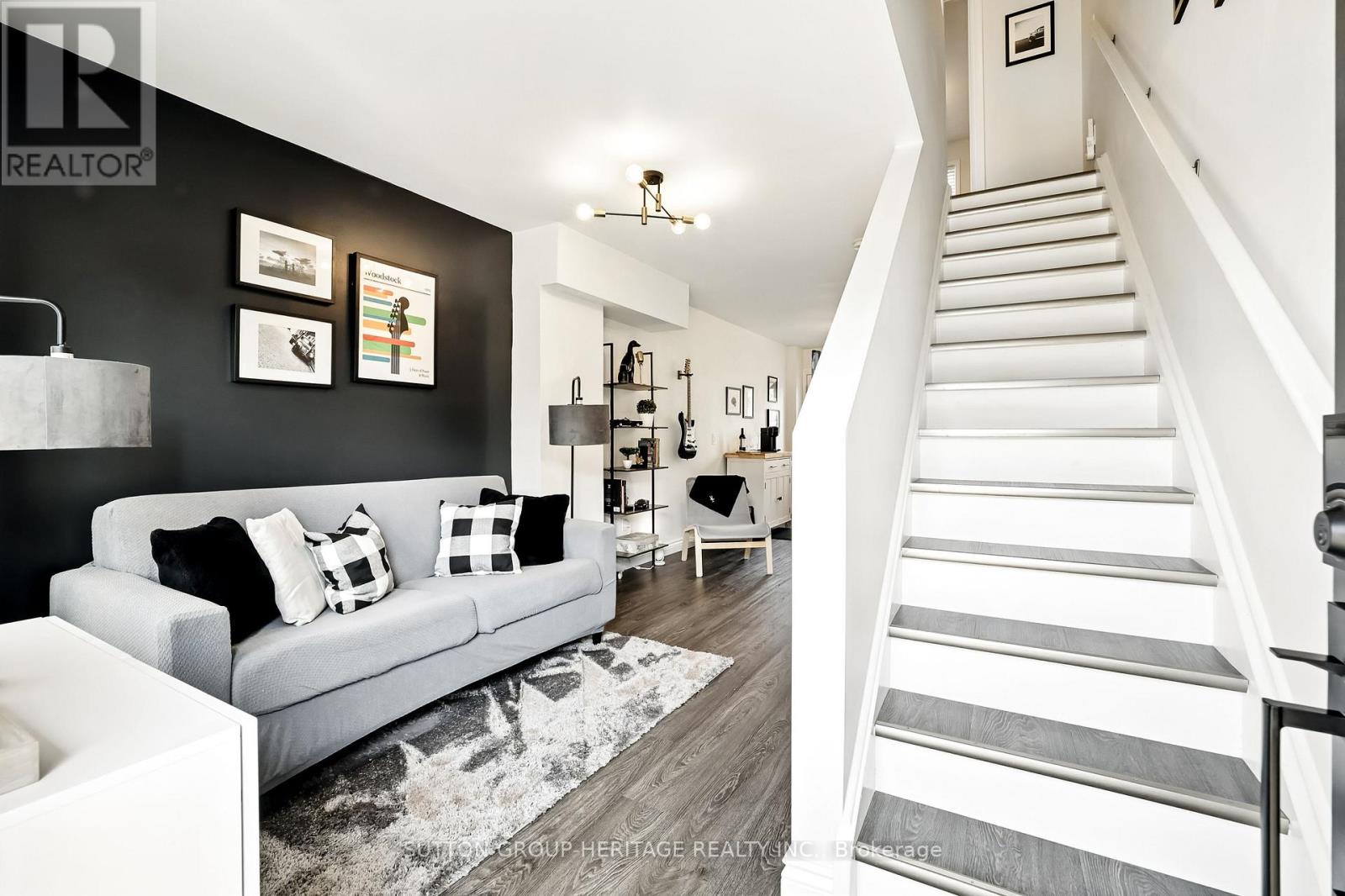 152 Olive Avenue, Oshawa, Ontario  L1H 2P2 - Photo 4 - E12654980