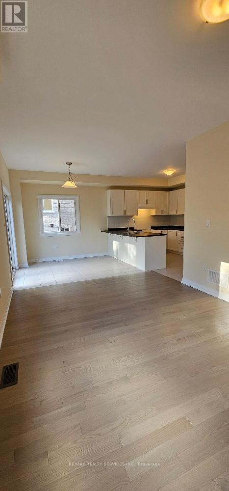 11 Revol Road, Penetanguishene, Ontario  L9M 0W8 - Photo 13 - S12654970