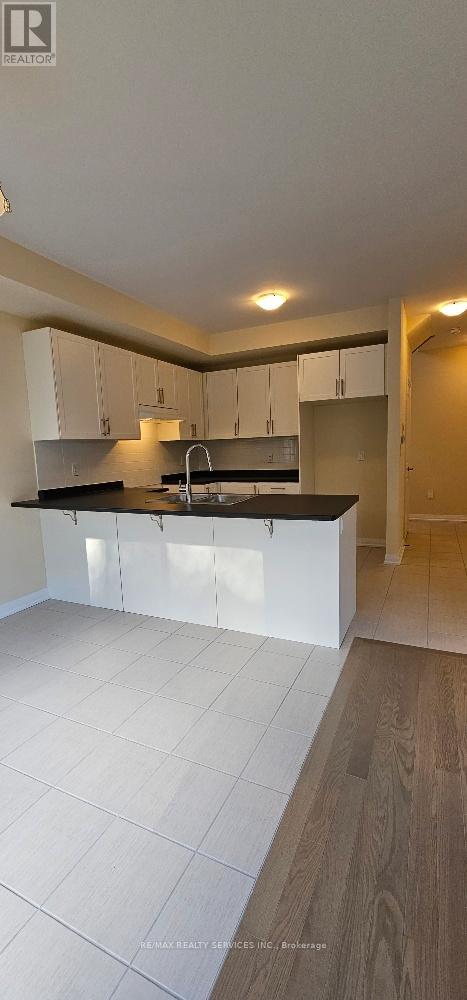 11 Revol Road, Penetanguishene, Ontario  L9M 0W8 - Photo 7 - S12654970