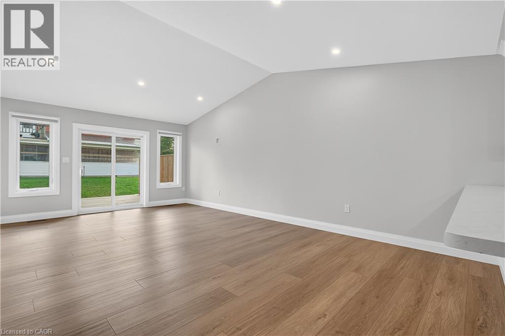 166 Webb Street, Harriston, Ontario  N0G 1Z0 - Photo 7 - 40770474