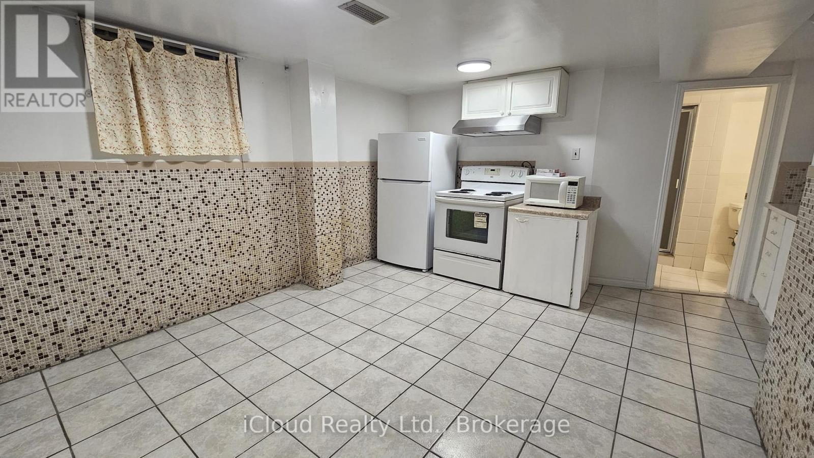 Bsmnt - 1393 Birchmount Road, Toronto, Ontario  M1P 2E2 - Photo 2 - E12654994