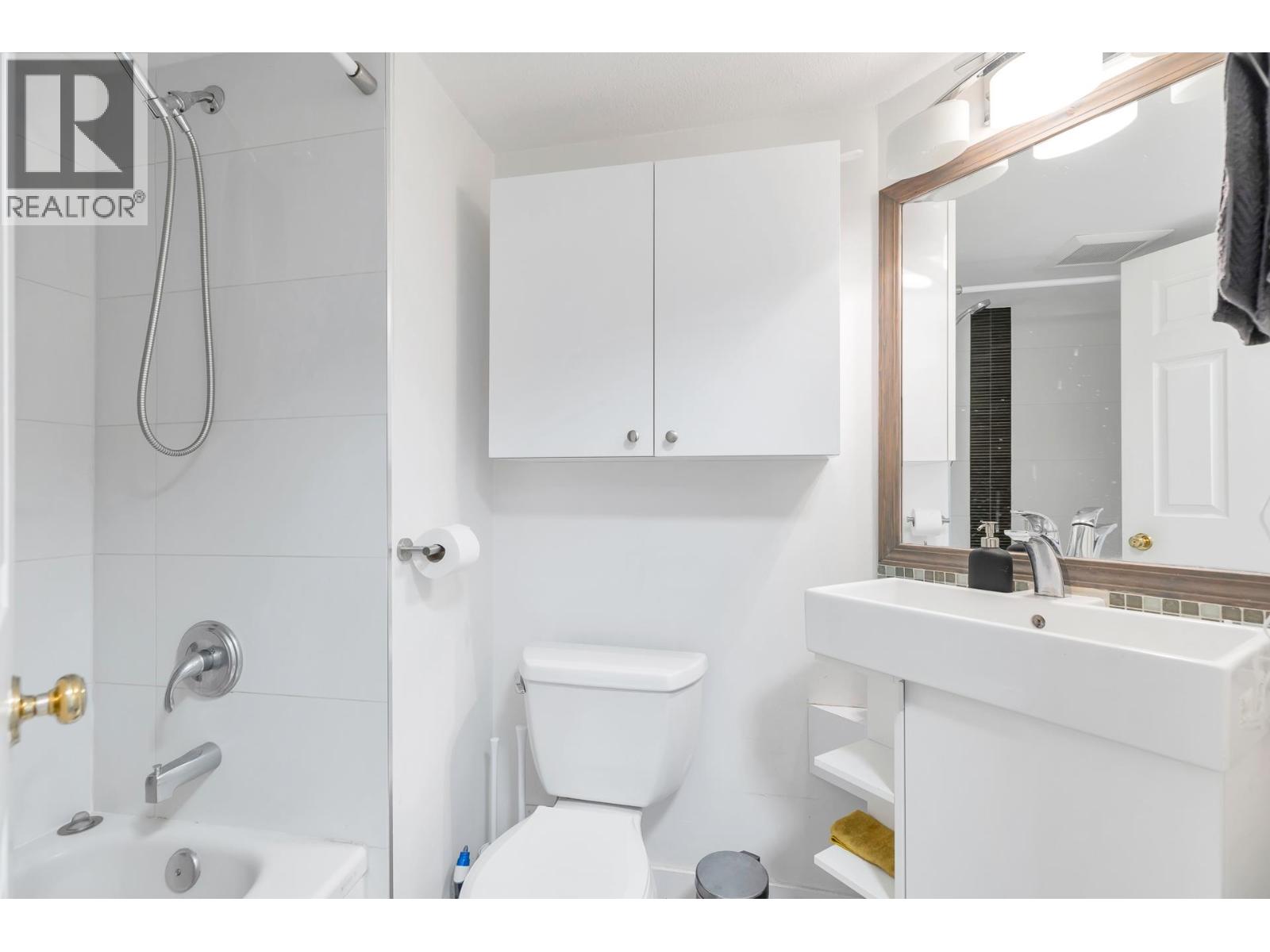 Listing Picture 18 of 26 : 203 8611 GENERAL CURRIE ROAD, Richmond / 烈治文 - 魯藝地產 Yvonne Lu Group - MLS Medallion Club Member