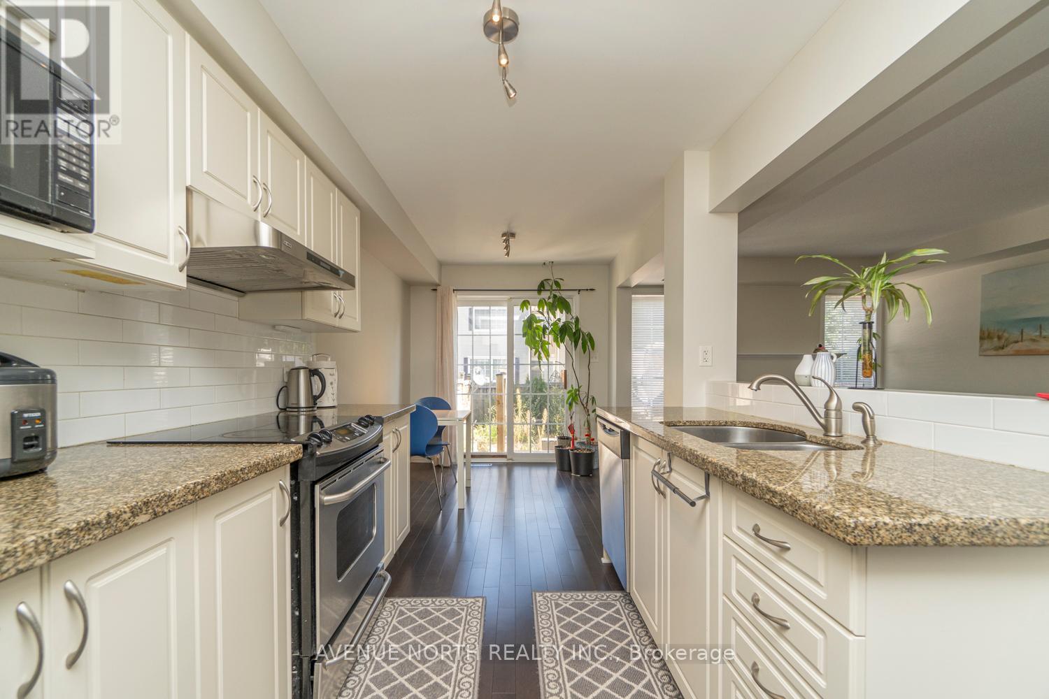 103 Osnabrook Private, Ottawa, Ontario  K2J 0G7 - Photo 10 - X12655014