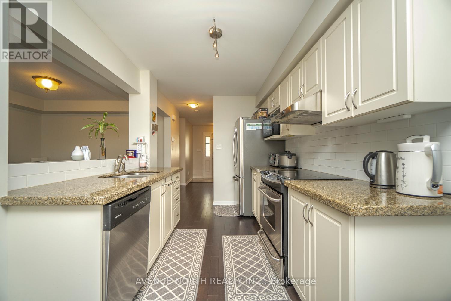 103 Osnabrook Private, Ottawa, Ontario  K2J 0G7 - Photo 12 - X12655014