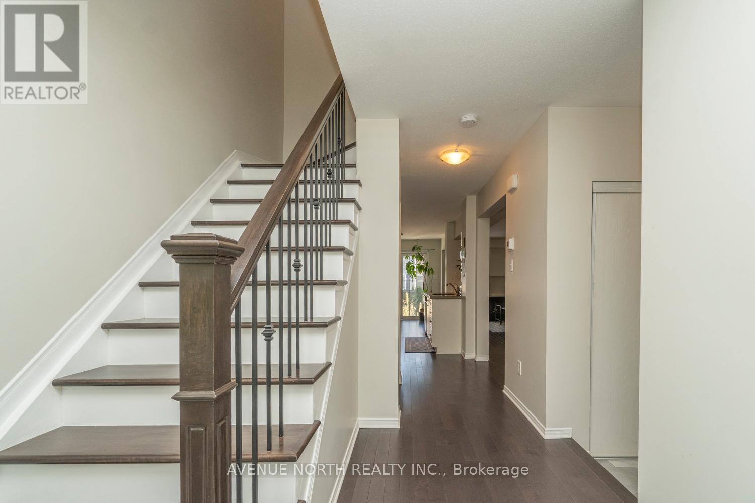 103 Osnabrook Private, Ottawa, Ontario  K2J 0G7 - Photo 3 - X12655014