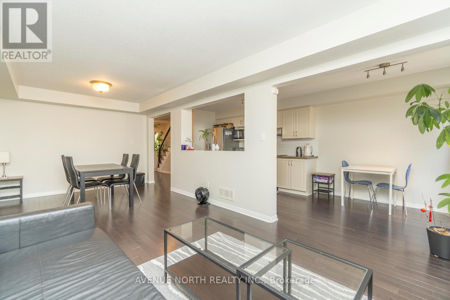 103 Osnabrook Private, Ottawa, Ontario  K2J 0G7 - Photo 8 - X12655014