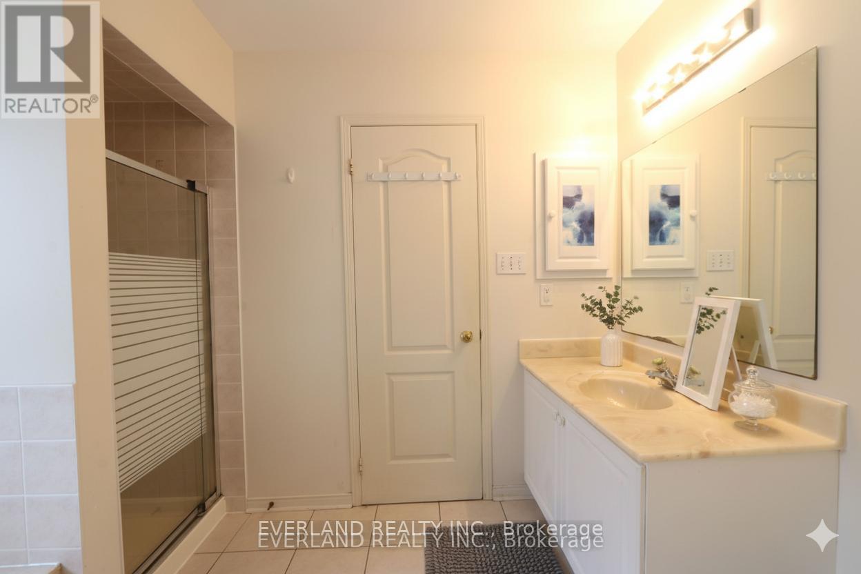 Upper - 49 Falling River Drive, Richmond Hill, Ontario  L4S 2R1 - Photo 5 - N12655024