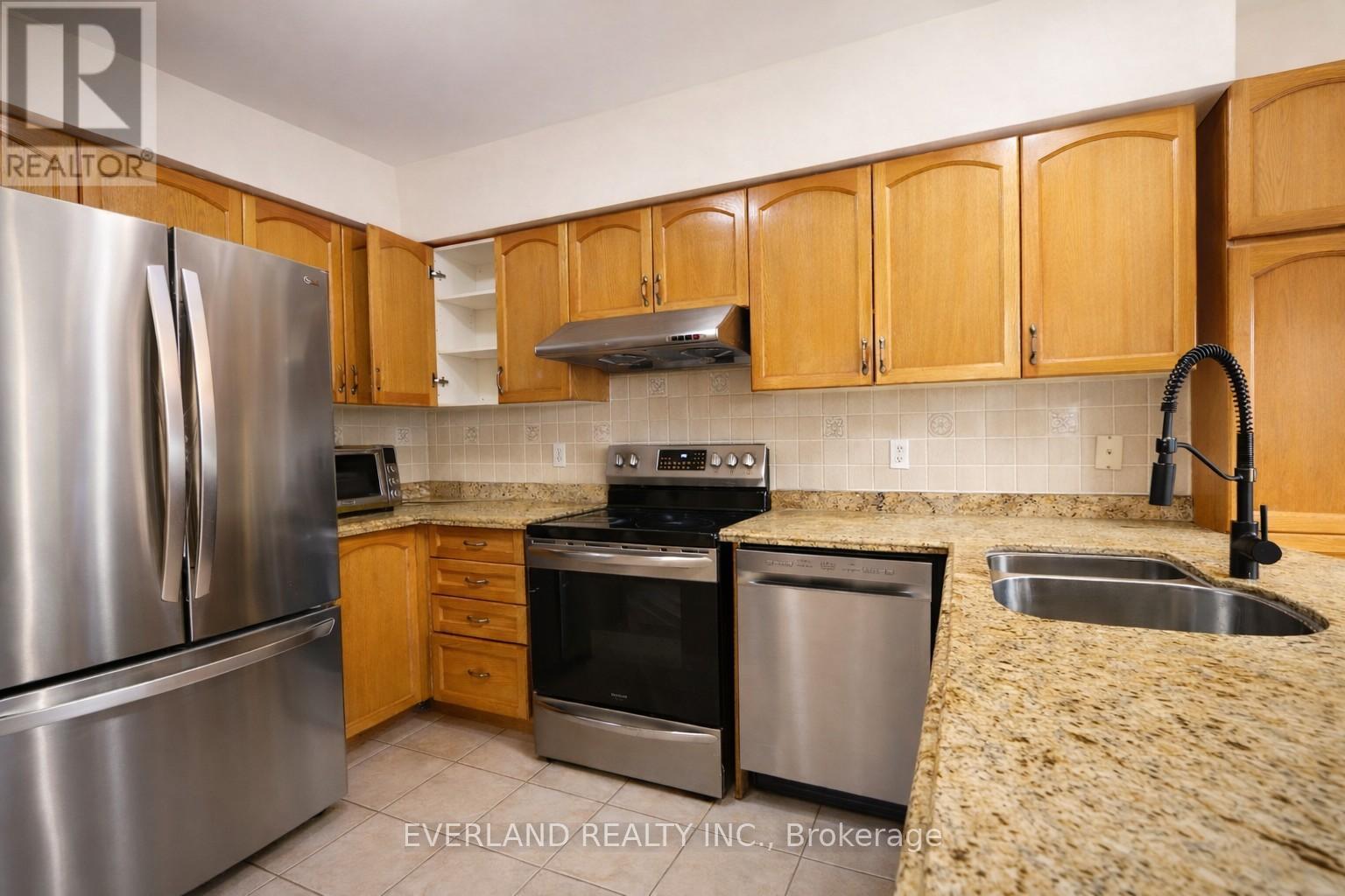 Upper - 49 Falling River Drive, Richmond Hill, Ontario  L4S 2R1 - Photo 8 - N12655024