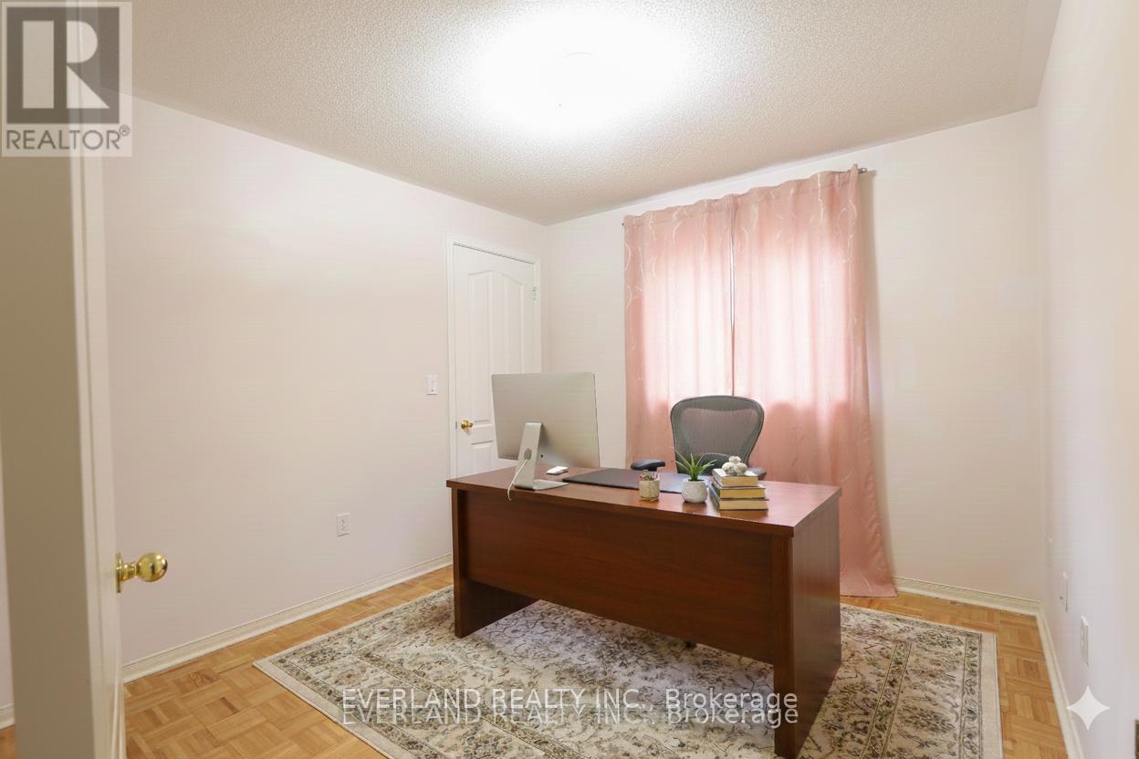 Upper - 49 Falling River Drive, Richmond Hill, Ontario  L4S 2R1 - Photo 9 - N12655024