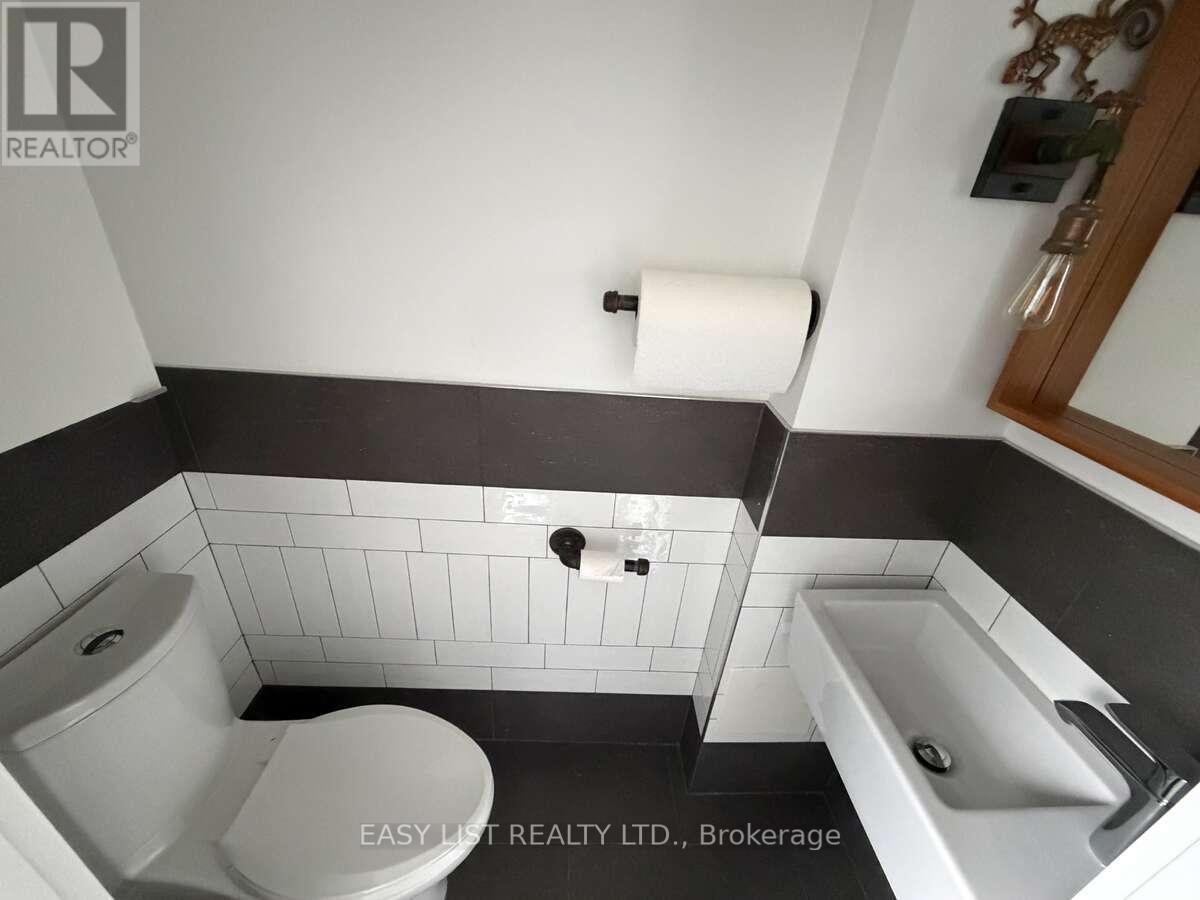 76 Dunn Avenue, Toronto, Ontario  M6K 2R6 - Photo 32 - W12655006