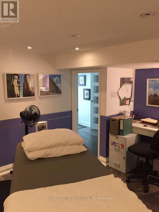 76 Dunn Avenue, Toronto, Ontario  M6K 2R6 - Photo 33 - W12655006