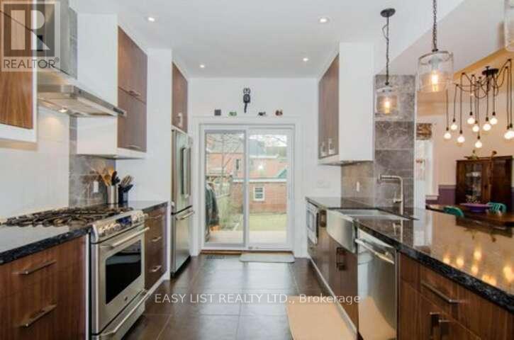 76 Dunn Avenue, Toronto, Ontario  M6K 2R6 - Photo 6 - W12655006