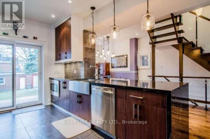 76 Dunn Avenue, Toronto, Ontario  M6K 2R6 - Photo 8 - W12655006