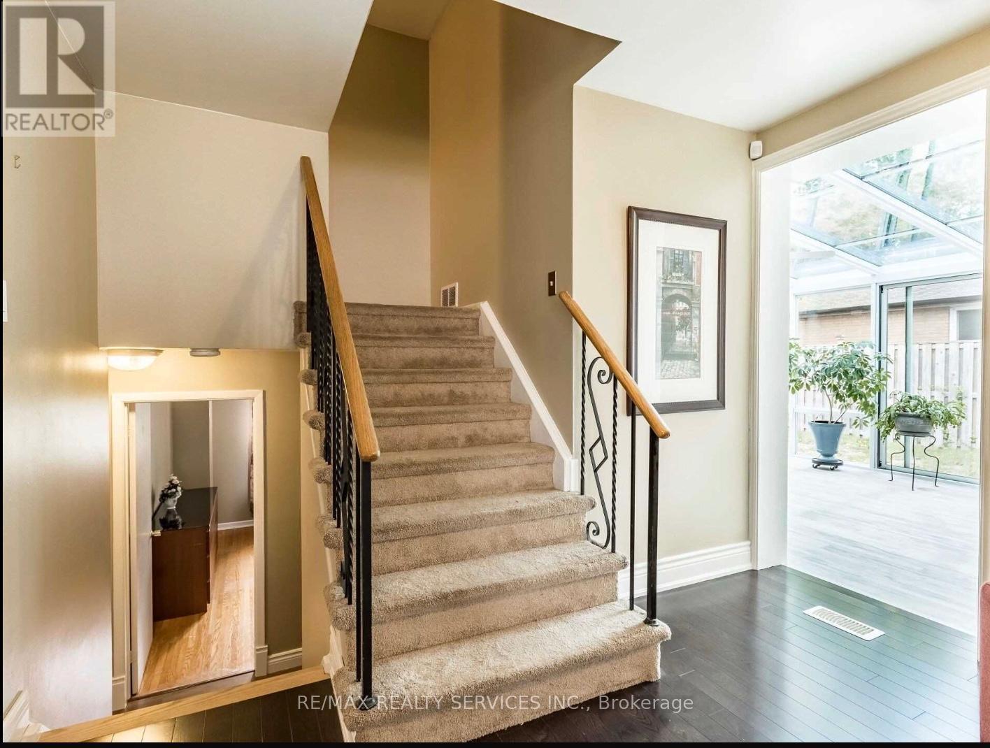 64 Brookdale Crescent, Brampton, Ontario  L6T 1M7 - Photo 7 - W12655016