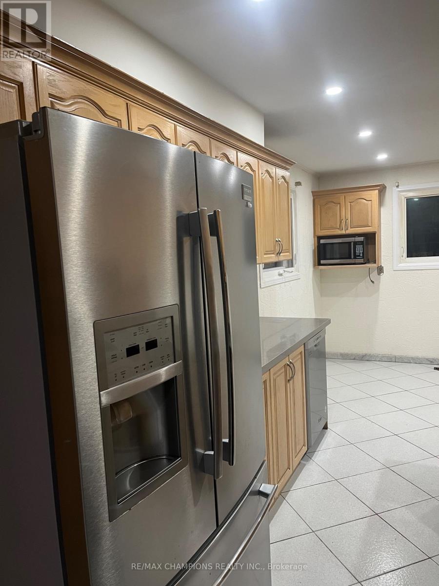 249 Centre Street N, Brampton, Ontario  L6V 2R3 - Photo 12 - W12655020